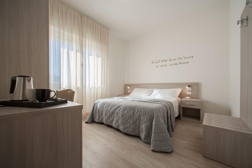 Economy Single Room,664609449:JPEG